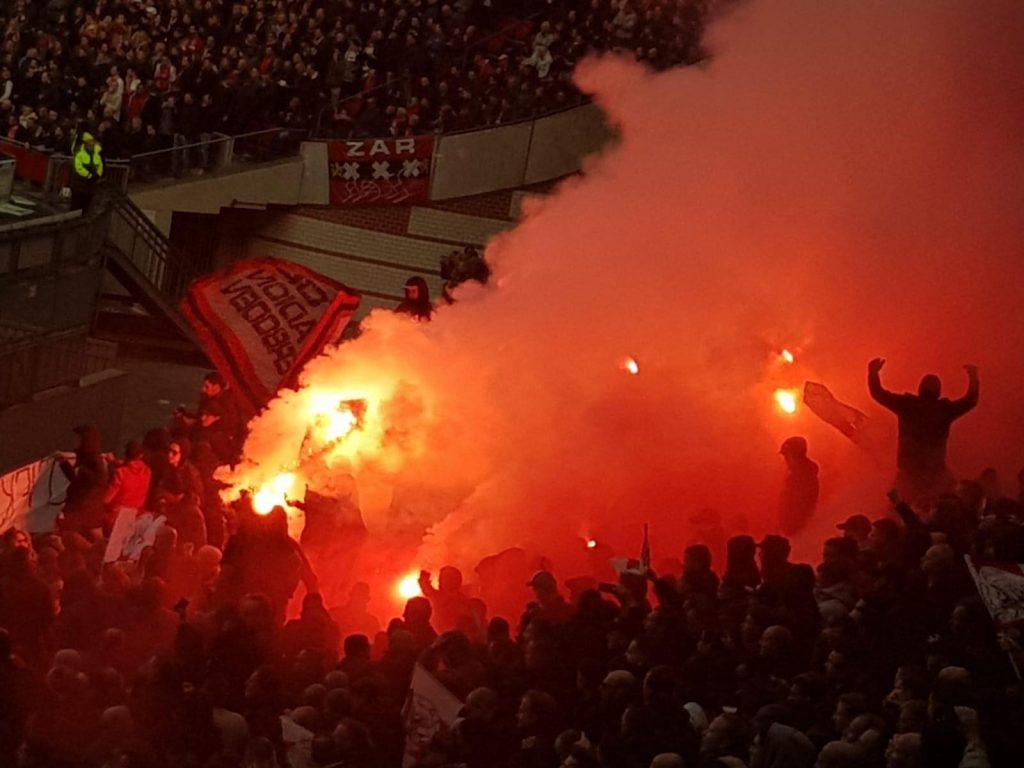 Sfeerfoto's van Ajax tegen Feyenoord