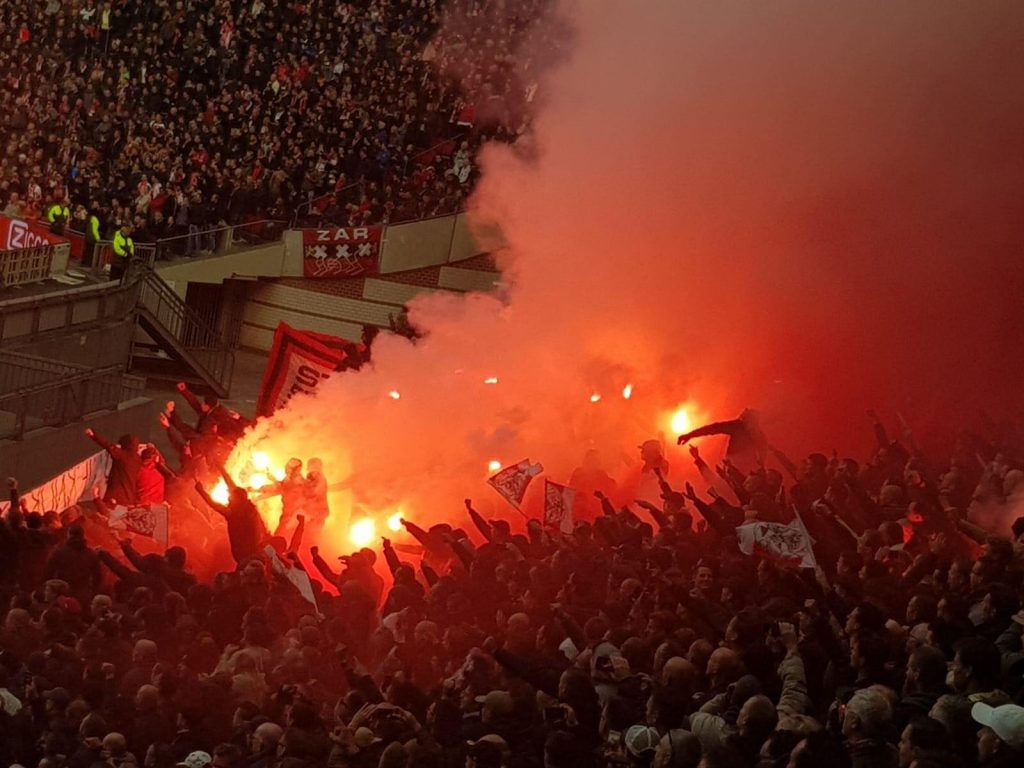 Sfeerfoto's van Ajax tegen Feyenoord