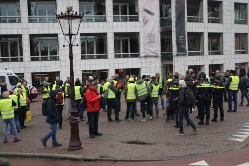 Actievoerders in gele hesjes protesteerden in Amsterdam: ‘genoeg is genoeg’