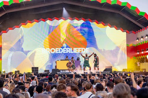 In het Amsterdamse Bos vierde Vunzige Deuntjes zaterdag 8 juli haar 10e verjaardag! Was jij hierbij niet aanwezig? Wil je wel weten wat je gemist hebt? Kijk dan naar deze mooie festivalfoto's!