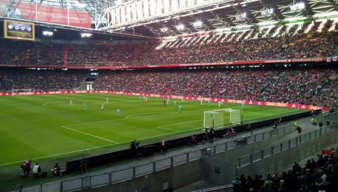 Ajax tegen Twente Ajax wint met 3-0 van FC Twente