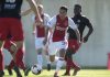Donny Van de Beek draagt goal op aan Nouri Donny Van de Beek draagt goal op aan Nouri