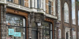 Wat te doen in Amsterdam op dinsdag 26 september 2017 http://www.roodebioscoop.nl/Laboratoire-/579-Theatergroep-Flint---New-Flint-Poetry-Orchestra-(NFPO)