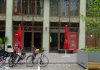 Woensdag talentendag bij Comedy Café in Amsterdam Woensdag talentendag bij Comedy Café in Amsterdam Iedere woensdag van kwart over acht tot half elf in de avond krijgen jonge talenten bij het Comedy Café in Amsterdam de kans om het podium te betreden en hun eerste hersenspinsels uit te werken.