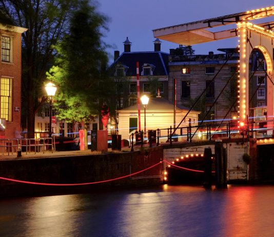 Aftellen richting Amsterdam Light Festival 2017 is begonnen Aftellen richting Amsterdam Light Festival 2017 is begonnen
