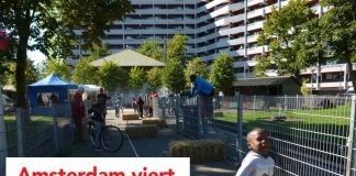 Feest bij kinderboerderij de Gliphoeve tijdens viering 50 jaar Bijlmer Feest bij kinderboerderij de Gliphoeve tijdens viering 50 jaar Bijlmer
