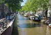 Champagne & Art Cruise van Ruinart tijdens Amsterdam Art Weekend Champagne & Art Cruise van Ruinart tijdens Amsterdam Art Weekend Tijdens de zesde editie van Amsterdam Art Weekend welke van 23 tot en met 26 november plaatsvindt in onze hoofdstad kunnen liefhebbers van kunst én champagne hun hart ophalen. Ruinart Champagne, Amsterdam Art Weekend en de Rijksakademie van beeldende kunsten nodigen je uit om op zaterdag 25 en zondag 26 november mee te varen op een speciale Champagne & Art Cruise.
