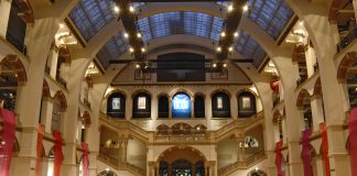 Fashion Fest finale tijdens weekend of Global Cultures in Tropenmuseum