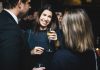 Conservatorium hotel opent Festive Season met kerstboomceremonie Conservatorium hotel opent Festive Season met kerstboomceremonie