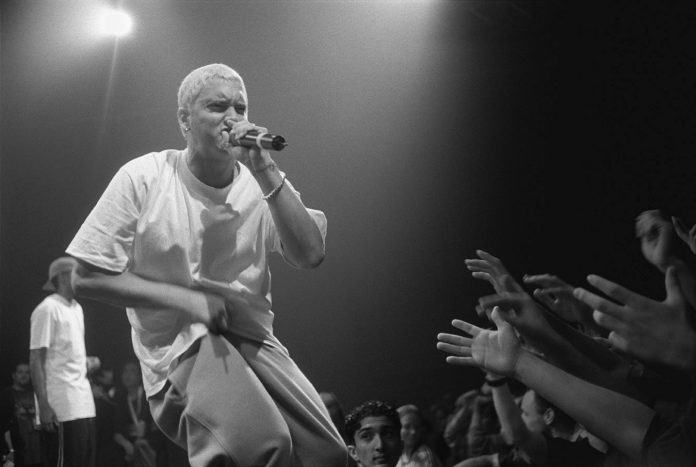 EMINEM KONDIGT REVIVAL TOUR AAN EMINEM KONDIGT REVIVAL TOUR AAN