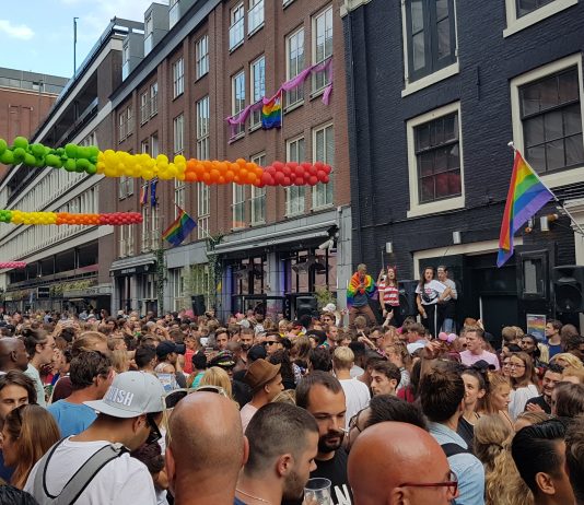 COC Amsterdam roept op tot maatschappelijke actie