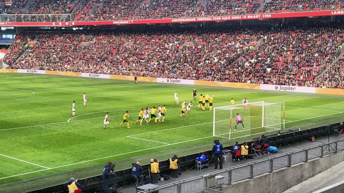 Kater voor Ajax na 0-0 gelijkspel tegen ADO Den Haag Kater voor Ajax na 0-0 gelijkspel tegen ADO Den Haag