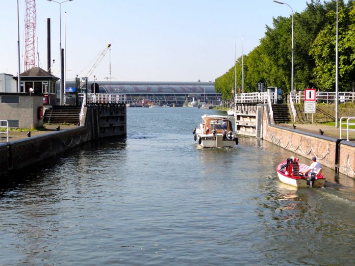 Nieuwe brug over Noordhollandsch Kanaal