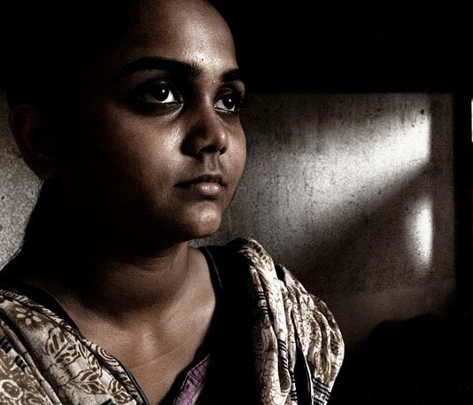 Opsluitingsactie in een hokje ter bestrijding Kinderprostitutie Opsluitingsactie in een hokje ter bestrijding Kinderprostitutie