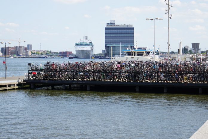 05-04-2018 Fietsen achter centraal 2 Blog: leuke dingen te doen in Amsterdam donderdag 5 april