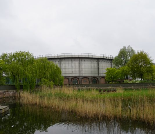 Stutterheim reageert op boze brief ‘De Westergasfabriek is Rupsje Nooitgenoeg’ Stutterheim reageert op boze brief 'De Westergasfabriek is Rupsje Nooitgenoeg'