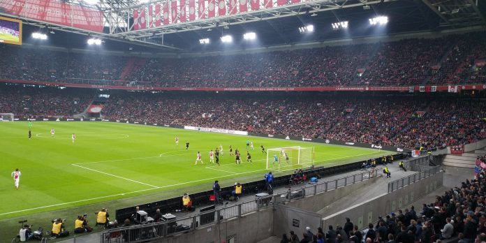 Prijzen Ziyech en De Ligt na zege Ajax tegen AZ