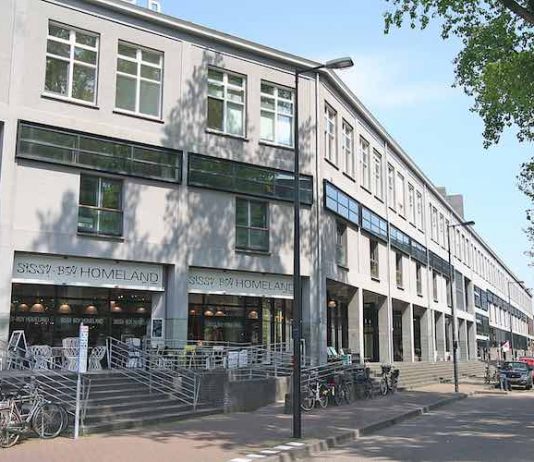 ONONTDEKT AMSTERDAM: SISSY BOY HOMELAND OP HET KNSM EILAND