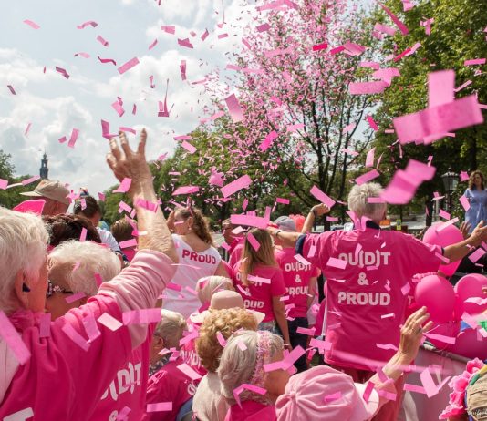Senioren en medewerkers ervaren de boottocht als fantastisch Senioren en medewerkers ervaren de boottocht als fantastisch