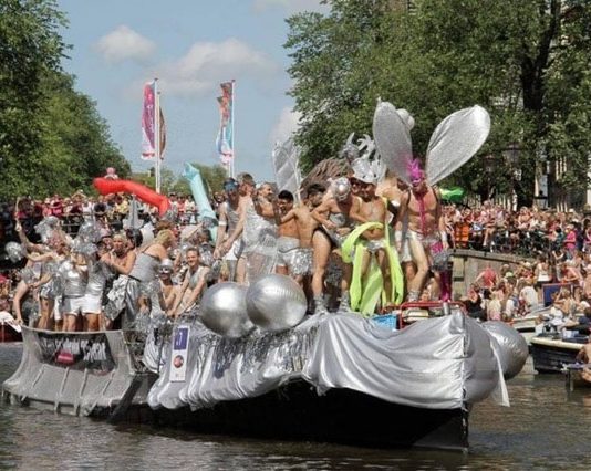 Netzo Amsterdam: ‘een gezellige volleybalvereniging waar men zich thuis voelt’ Netzo Amsterdam: ‘een gezellige volleybalvereniging waar men zich thuis voelt’