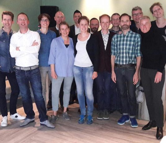 RozeinWit: Een aanspreekpunt voor studenten en collega’s RozeinWit: Een aanspreekpunt voor studenten en collega's