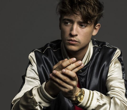 Lil Kleine leidt wereldrecordpoging selfies maken tijdens We Are The Future Lil Kleine leidt wereldrecordpoging selfies maken tijdens We Are The Future Rapper Lil Kleine gaat een wereldrecordpoging doen op under 18 festival We Are The Future, dat op vrijdag 13 juli plaatsvindt in de AFAS Live in Amsterdam. Samen met ruim 6000 jongeren probeert hij “het grootste aantal selfies op hetzelfde moment” te maken.