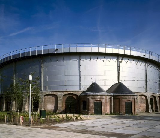 FEEST BIJ WESTERGASFABRIEK TER ERE VAN 15-JARIGE BESTAAN Westergasfabriek viert de zomer!