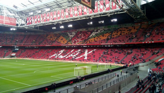 Magere resultaten en vechtpartijen bij oefenduels Ajax Magere resultaten en vechtpartijen bij oefenduels Ajax