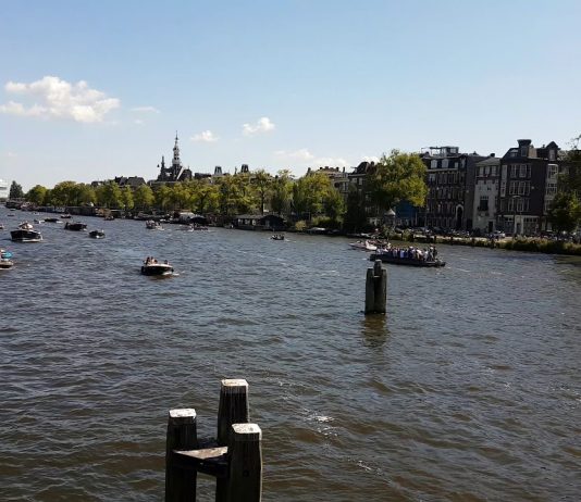 AMSTERDAM DAT IS MOOIER DAN PARIJS AMSTERDAM DAT IS MOOIER DAN PARIJS