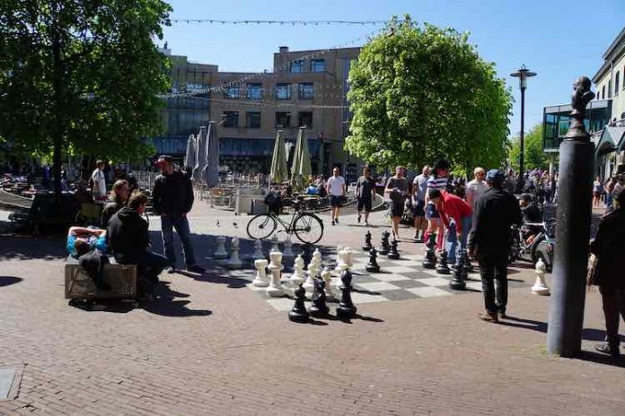 Wist u dat op het Max Euweplein? Wist u dat op het Max Euweplein?