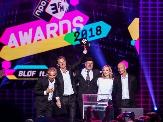 Kensington, Ronnie Flex en BLØF winnen bij 3FM Awards Kensington, Ronnie Flex en BLØF winnen bij 3FM Awards