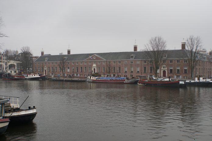 Wie was er getuige van zedendelict aan de Amstel?