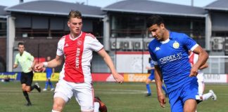 Ajax geeft overwinning in slotfase uit handen