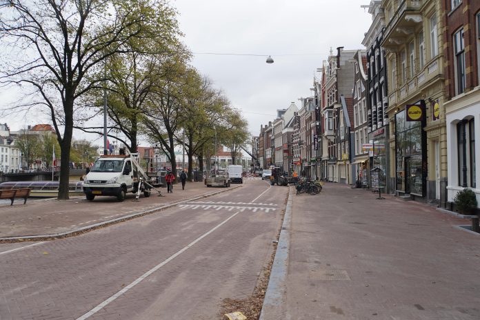 Feestelijke opening vernieuwde Amstel tussen Munt en Blauwbrug Feestelijke opening vernieuwde Amstel tussen Munt en Blauwbrug