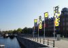 Zwart Gele dance-invasie ADE 2018 begonnen Zwart Gele dance-invasie ADE 2018 begonnen In de stad hangen traditiegetrouw weer de zwart/gele vlaggen van het jaarlijkse Amsterdam Dance Event. ADE 2018 start aanstaande woensdag 17 oktober 2018 en duurt tot en met 21 oktober 2018