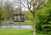 Altijd al uw eigen boom willen hebben in Amsterdam? Voor elke Amsterdammer moet er op zijn minst één boom zijn in de stad. Bomen horen namelijk bij Amsterdam en hebben een belangrijke functie in de stad. Tenminste, dat vindt stichting De Gezonde Stad én daarom hebben ze een mooie actie ‘Bomen voor Amsterdam’ bedacht.
