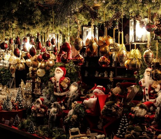 Haarlemse kerstmarkt uitgeroepen tot Nederlands beste en gezelligste In het weekend van zaterdag 8 en zondag 9 december vindt in de historische binnenstad de 25ste editie plaats van de Haarlemse kerstmarkt. Met meer dan driehonderd kramen, een nostalgisch straattheaterfestival en veel live muziek is het programma extra feestelijk.