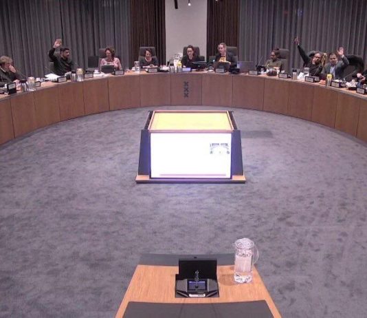 Coalitie gefrustreerd: Oppositie blokkeert debat verhoging parkeertarieven Coalitie gefrustreerd: Oppositie blokkeert debat verhoging parkeertarieven