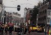 Sint en pieten openen feestelijk de Van Woustraat Sint en pieten openen feestelijk de Van Woustraat