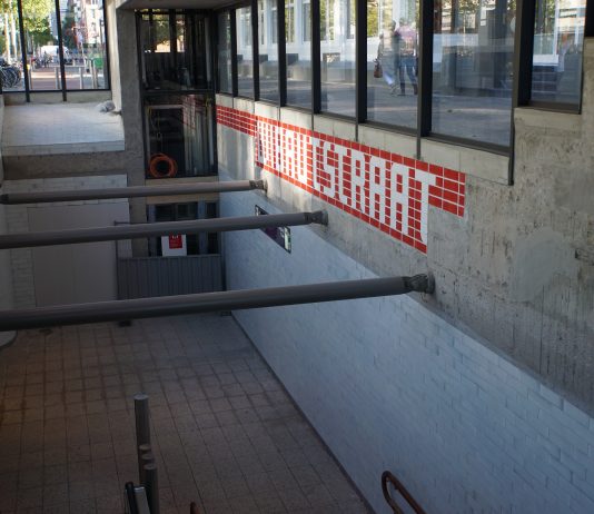 GVB rijdt met metro 52 (Noord/Zuidlijn) en 54 op nieuwjaarsnacht GVB rijdt met metro 52 (Noord/Zuidlijn) en 54 op nieuwjaarsnacht