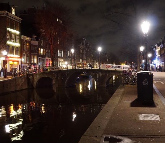 Het was dinsdagavond lekker vertoeven in het Amsterdamse wallengebied