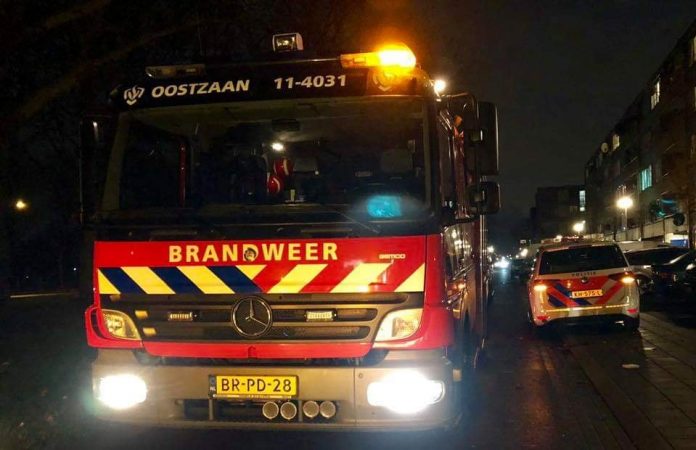 BRANDWEER OOSTZAAN UITGERUKT VOOR BUITENBRAND BRANDWEER OOSTZAAN UITGERUKT VOOR BUITENBRAND