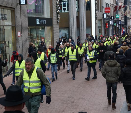 De gele hesjes doen er verstandig aan de eer aan zichzelf te houden