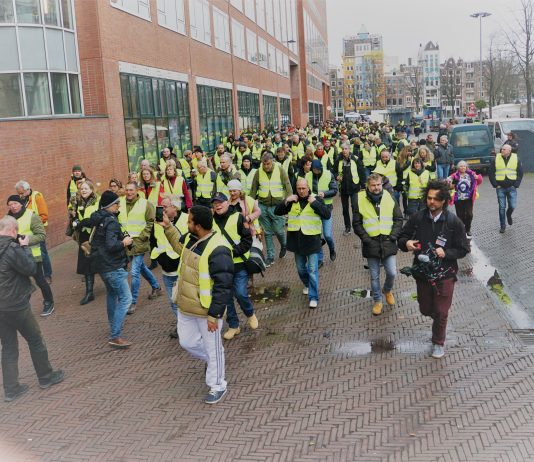 Actievoerders in gele hesjes protesteerden in Amsterdam: ‘genoeg is genoeg’