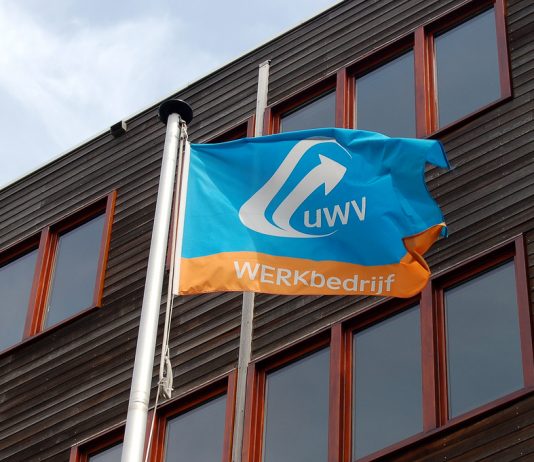 Partij van de Ouderen: Geen Nederlands is geen uitkering Partij van de Ouderen: Geen Nederlands is geen uitkering