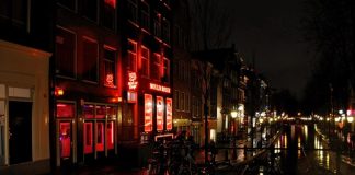 ZIJN DE WALLEN NOG WEL VAN DEZE TIJD? ZIJN DE WALLEN NOG WEL VAN DEZE TIJD?