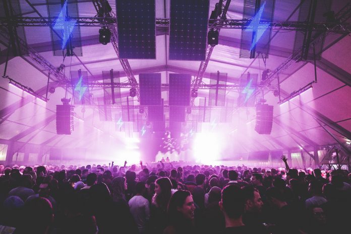 Apenkooi grote winnaar tijdens uitreiking Greener Festival Awards Apenkooi grote winnaar tijdens uitreiking Greener Festival Awards