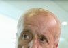 Theo Hiddema ligt in de lappenmand