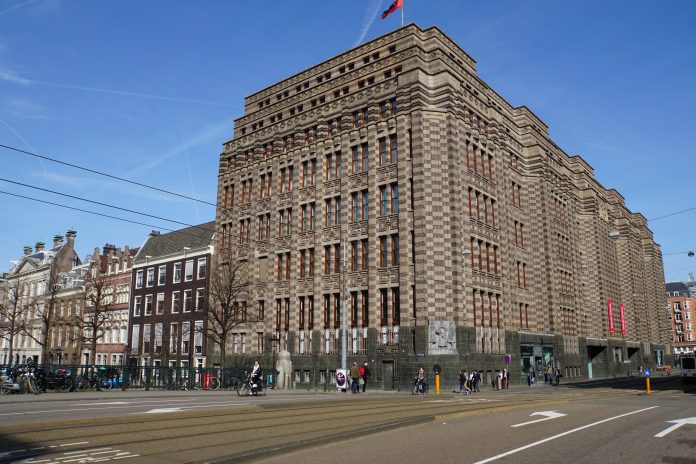 Amsterdam in gesprek met spraakmakende gasten Amsterdam in gesprek met spraakmakende gasten