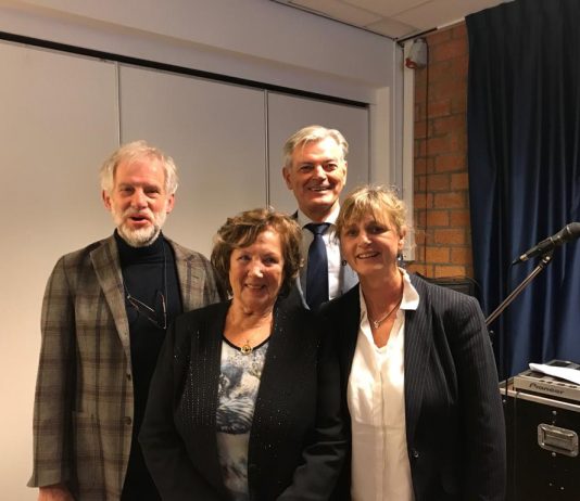 Partij van de Ouderen opent digitale ideeënbus ‘Uw Wil is wet’ Wil van Soest: “Opgeheven haltes, verdwenen brievenbussen en pinautomaten. De zorgen zijn groot” De samenwerking van de Partij van de Ouderen en 50PLUS komt met volle energie uit de startblokken. Vandaag lanceren de partijen, die gezamenlijk meedoen aan de Provinciale Staten verkiezingen van Noord-Holland, de digitale ideeënbus ‘Uw Wil is wet’. Op deze wijze willen de partijen precies te weten komen wat er leeft en waarvan de kiezers willen dat de provincie dat oplost. Via het e-mailadres uwwiliswet@gmail.com kunnen de ideeën gedeeld worden.